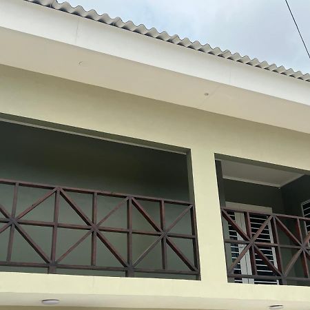 Cataleya Apartments Near Airport 빌렘스타트 외부 사진