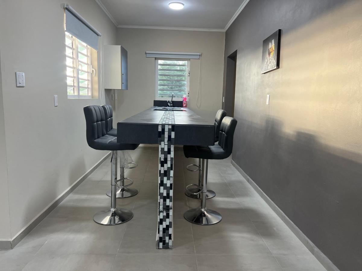 Cataleya Apartments Near Airport 빌렘스타트 외부 사진