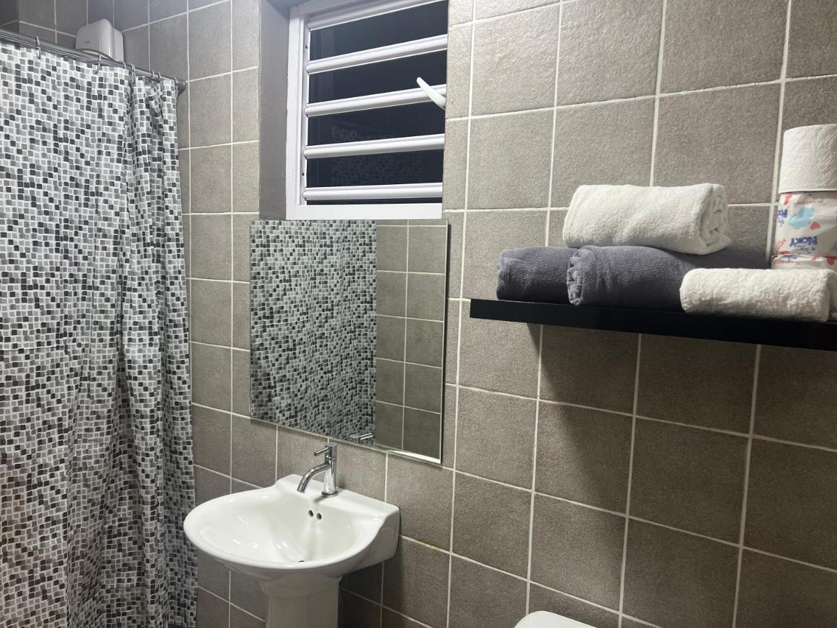 Cataleya Apartments Near Airport 빌렘스타트 외부 사진